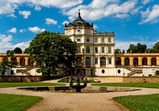 Komentované prohlídky parku na zámku Ploskovice
